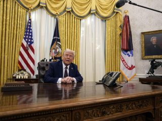 Donald Trump dorong pembentukan lembaga pengawas keamanan AI di Amerika Serikat