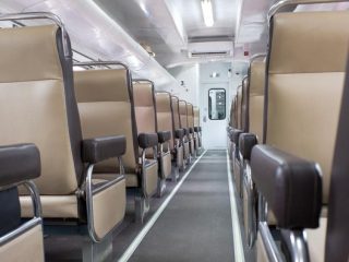 Minta anak lima tahun gratis naik kereta api, warga gugat ke MK
