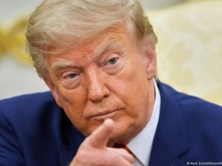 Trump ancam duo Rusia-China jangan ikut-ikutan perang Iran: Akan terjadi hal buruk bila terlibat