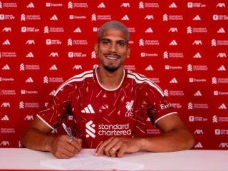 Liverpool rekrut kapten Barcelona Araujo, pengusaha Jeff Bezos bakal beli saham 30 persen 'The Reds'