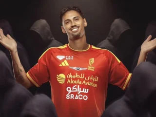 Tinggalkan Manchester City, pemain keturunan Indonesia, Tijjani Reijnders resmi gabung klub Arab Saudi