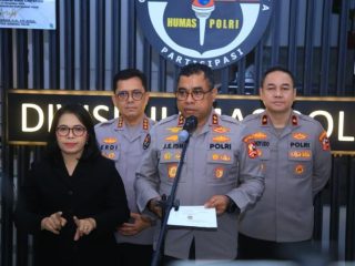 Keselamatan warga prioritas utama, Mabes Polri terbangkan logistik dan dokter ke NTT