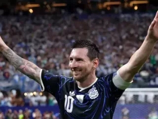 Messi berdonasi. Salurkan Rp1,6 M untuk pemulihan Sierra Oeste, Madrid, yang terbakar