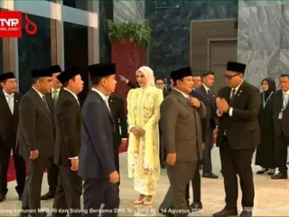 Kompak! Prabowo dan Gibran datang ke DPR naik 'Maung' untuk hadiri Sidang Tahunan MPR