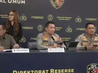 Demo 27 Agustus: Jelang aksi, polisi tangkap 65 orang kelompok anarko, sita senjata api dan bensin