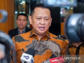Merah Putih diturunkan, bendera bulan bintang dikibarkan di halaman Masjid Raya Baiturrahman Banda Aceh, Bamsoet: Usut dan tindak!