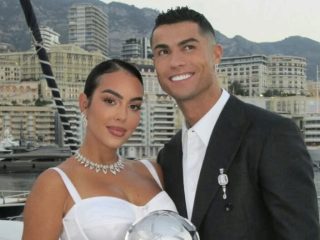 Hidup bersama selama 10 tahun, Cristiano Ronaldo resmi nikahi Georgina