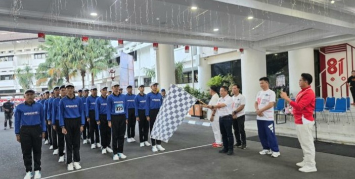 Lomba gerak jalan HUT RI