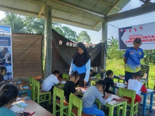 Bukan cuma perlombaan seru, cara beda anak desa Oncone rayakan HUT RI ini bikin takjub!
