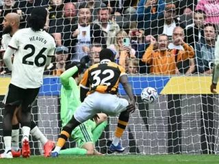 Liga Inggris: Permalukan Manchester United 2-0, Hull City catat kemenangan pertama sejak 1974 dari 'Setan Merah'