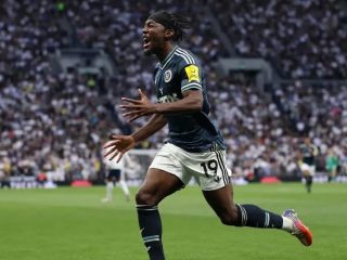 Liga Inggris: Newcastle tumbangkan Tottenham 2-0, Liverpool ditahan imbang Nottingham