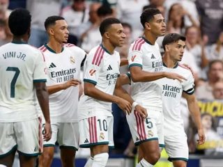 Menang telak 4-0 atas Malaga, Real Madrid puncaki klasemen Liga Spanyol