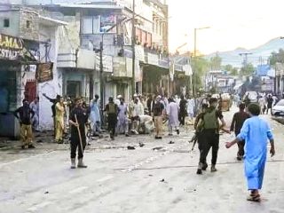 Bom bunuh diri guncang Pakistan, 15 orang tewas