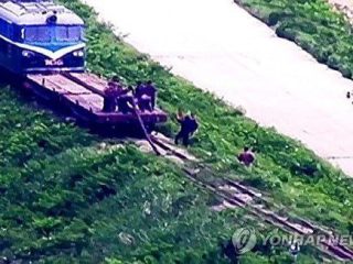 Militer Korsel terpaksa  menembak ketika tentara Korut lintasi batas