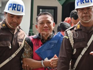 Mantan Jampidsus Febrie Ardiansyah minta 74 kg emas dan uang miliaran rupiah dikembalikan, anggap penyitaan tidak sah