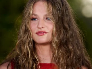 Putri Leonor dari Spanyol tampil berani dengan gaya rambut ‘Beachy Waves’ di Mallorca