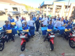 Total nilai mencapai Rp586 juta, 21 Motor berkotak pendingin diserahkan ke nelayan Gorontalo