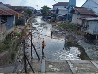 Sampah sungai Ambon