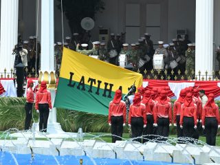 Persiapan upacara HUT ke-81 RI masuk tahap gladi di Istana Merdeka, sudah 336 ribu warga daftar