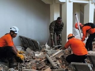 Data sementara, sebanyak 9.290 warga mengungsi akibat gempa NTT