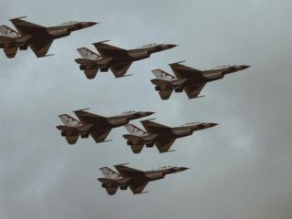 Iran cari 3 pilot jet tempurnya yang hilang saat bombardir Pangkalan Militer AS, konfirmasi jenderalnya tewas
