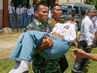 Sesuai janjinya, Sudaryono copot kepala SPPG distrik Depapre akibat adanya keracunan MBG