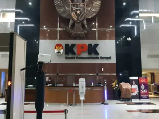 Peras bawahan, lingkaran setan korupsi kepala daerah