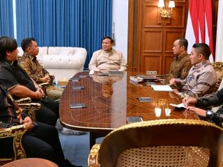 Prabowo terima Panglima Jilah, Dayak, di Istana: Pentingnya kolaborasi pemerintah dan masyarakat adat menjaga Kalimantan, perkuat penanganan Karhutla