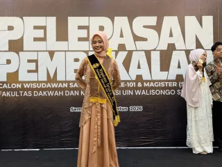 Rima, anak penjual bubur kacang jadi lulusan terbaik di UIN Walisongo