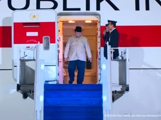 Tiba kembali di Jakarta dari Rusia, Prabowo: 'Samudra Pasifik tidak memisahkan kita.. harus jadi jalan raya antara dua perekonomian'
