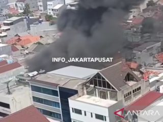 Tangani ratusan korban kebakaran Kebon Kelapa, Pemko Jakpus bangun posko darurat
