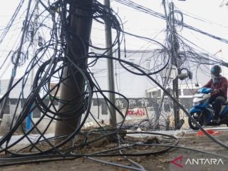 Gerakan 5M Meluncur! Kabel Udara Jakarta Bakal Dipotong dan Dipindah ke Bawah Tanah