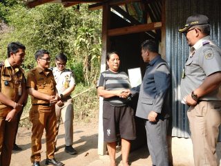 Warga Tarorane terima sertifikat PTSL, Pemkab Sitaro tegaskan kepastian hukum tanah
