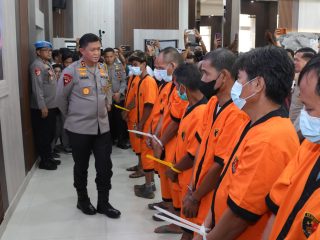 Polda Kalteng sikat pelaku karhutla: 8 tersangka diciduk, oknum PNS dan 12 perusahaan disidik