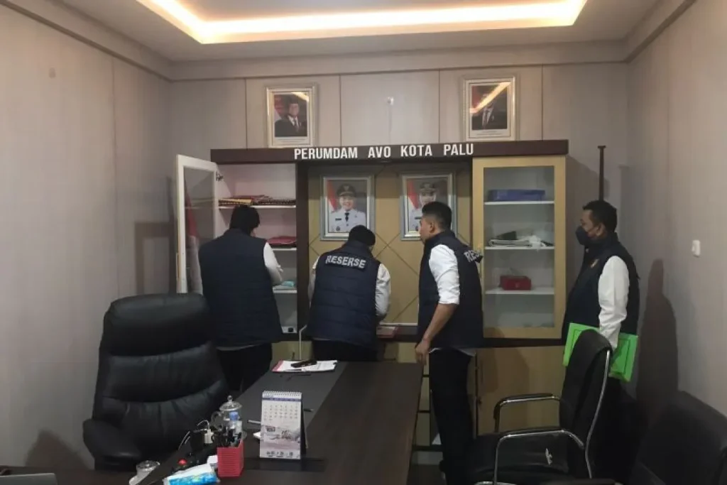 Polisi geledah kantor Perumda Palu, sita dokumen terkait proyek Rp2 miliar