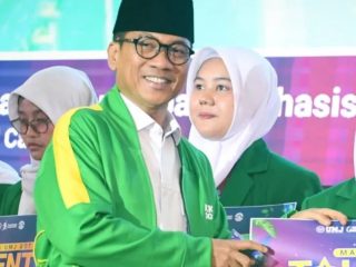 Mendes ajak mahasiswa berani bermimpi dan bangun desa