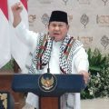 Momen emosional di 100 Tahun Gontor: Presiden Prabowo pakai Keffiyeh dan pekikkan ‘Free Palestine’!