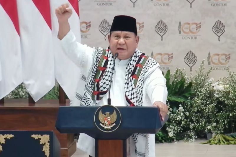 Momen emosional di 100 Tahun Gontor: Presiden Prabowo pakai Keffiyeh dan pekikkan ‘Free Palestine’!