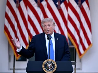 Trump ancam The Fed: Pangkas suku bunga atau perdagangan dihentikan