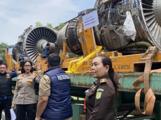 Heboh! 3 Mesin Pesawat Bekas Rp30 Miliar dari Singapura Disita Polda Kepri, 4 Orang Jadi Tersangka