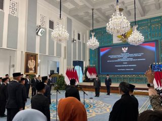 Resmi! Prabowo lantik Bahlil Lahadalia jadi Menko Hilirisasi dan Transisi Energi