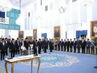Presiden Prabowo angkat 26 anggota Wantimpres di Istana Negara, salah satunya Rocky Gerung