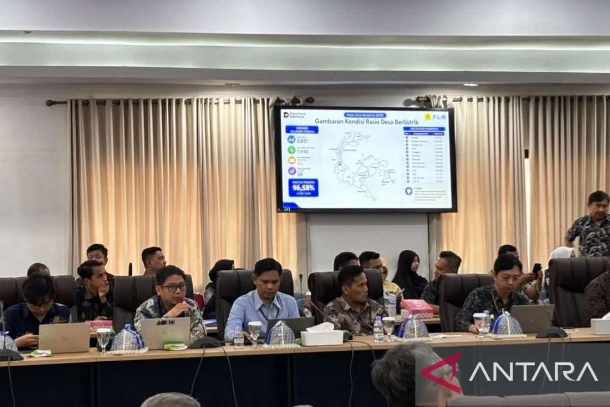 PLN perluas listrik desa Sulteng