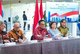 Kepemimpinan Glenny Kairupan mulai menunjukkan hasil positif: Garuda (GIAA) raih pendapatan Rp32,14 T - rugi menyusut
